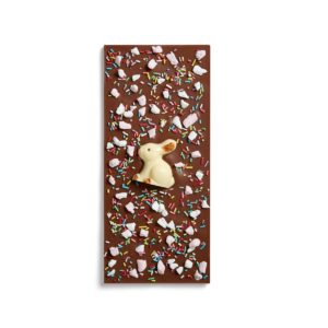Mlečna Čokolada sa Dekoracijom Zeca i Šarenih Mrvica.